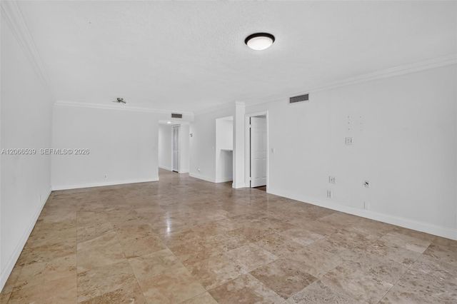 359 Lakeview Drive 102, Weston, FL 33326