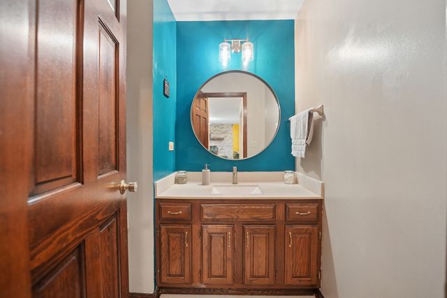 837 Heatherstone Drive, Schaumburg, IL 60173