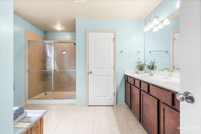 542 Snow Street, Sugar Grove, IL 60554