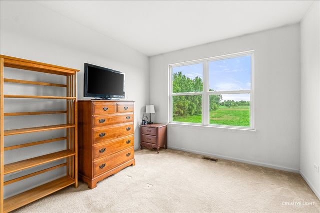 542 Snow Street, Sugar Grove, IL 60554