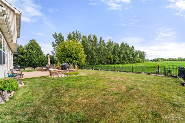 542 Snow Street, Sugar Grove, IL 60554