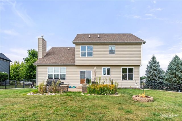 542 Snow Street, Sugar Grove, IL 60554