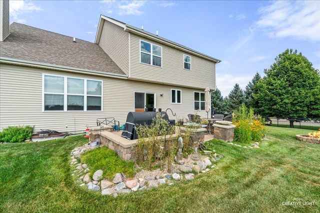 542 Snow Street, Sugar Grove, IL 60554