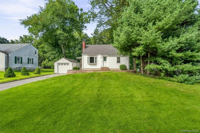 9 Memory Lane, Poughkeepsie, NY 12603