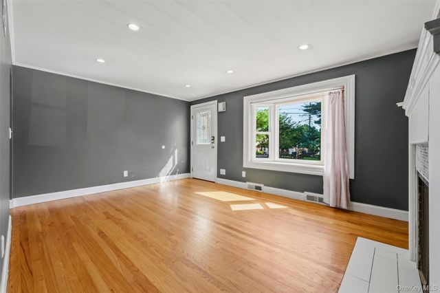 9 Memory Lane, Poughkeepsie, NY 12603