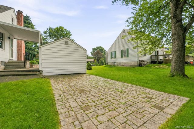 9 Memory Lane, Poughkeepsie, NY 12603