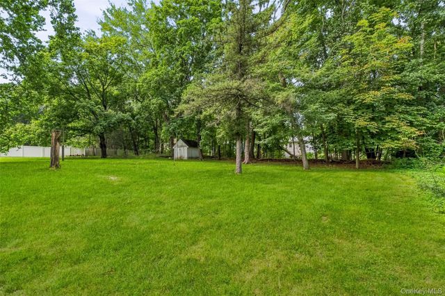 9 Memory Lane, Poughkeepsie, NY 12603