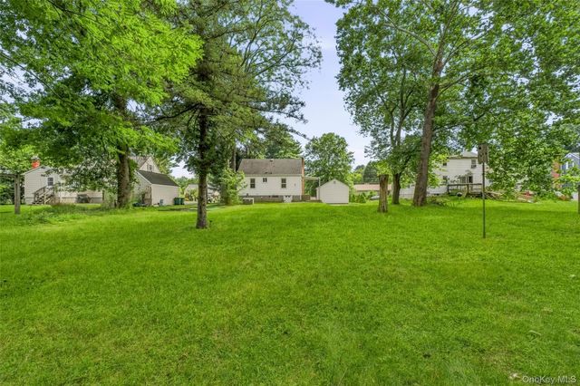 9 Memory Lane, Poughkeepsie, NY 12603