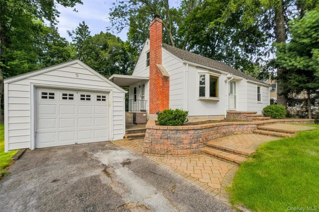 9 Memory Lane, Poughkeepsie, NY 12603