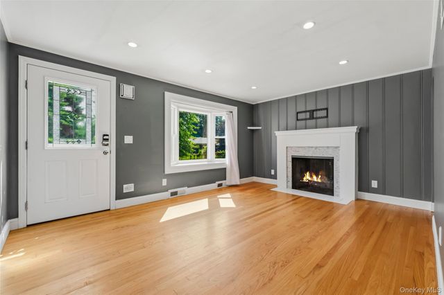 9 Memory Lane, Poughkeepsie, NY 12603