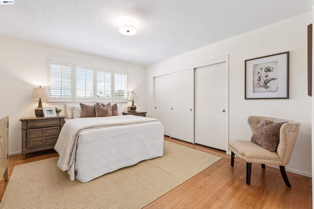 121 Ardith Dr, Orinda, CA 94563