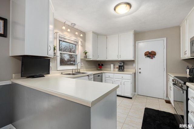 303 BELOIT Road, Marquette Heights, IL 61554