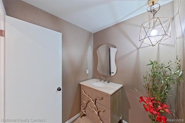 7103 Pebble Park Drive, West Bloomfield, MI 48322