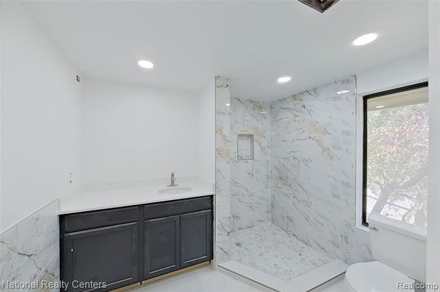 7103 Pebble Park Drive, West Bloomfield, MI 48322