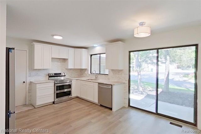 7103 Pebble Park Drive, West Bloomfield, MI 48322