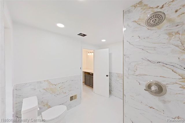 7103 Pebble Park Drive, West Bloomfield, MI 48322