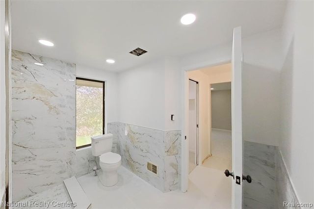 7103 Pebble Park Drive, West Bloomfield, MI 48322