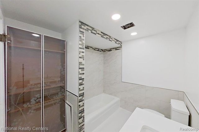 7103 Pebble Park Drive, West Bloomfield, MI 48322