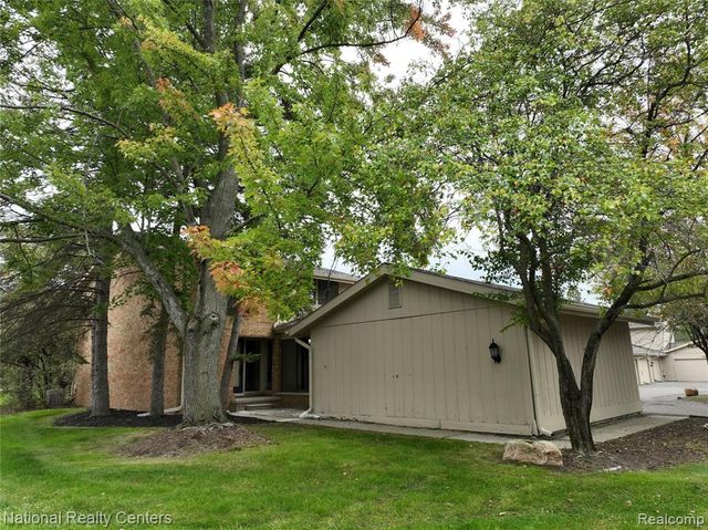 7103 Pebble Park Drive, West Bloomfield, MI 48322