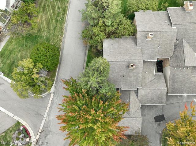 7103 Pebble Park Drive, West Bloomfield, MI 48322