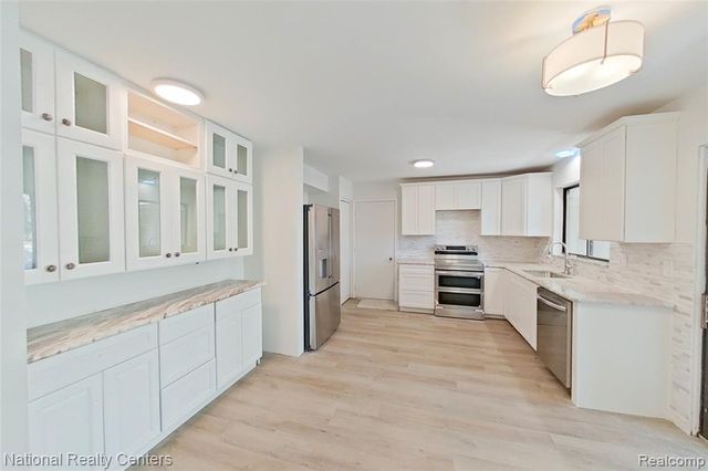 7103 Pebble Park Drive, West Bloomfield, MI 48322