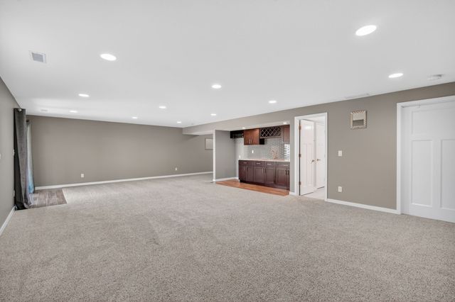 2411 Green Hills Drive, Norwalk, IA 50211