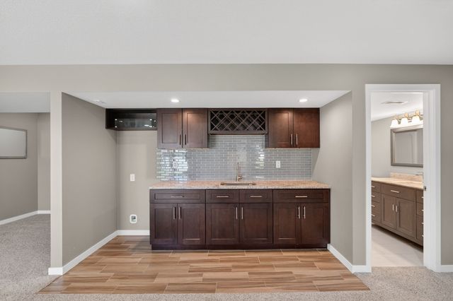 2411 Green Hills Drive, Norwalk, IA 50211