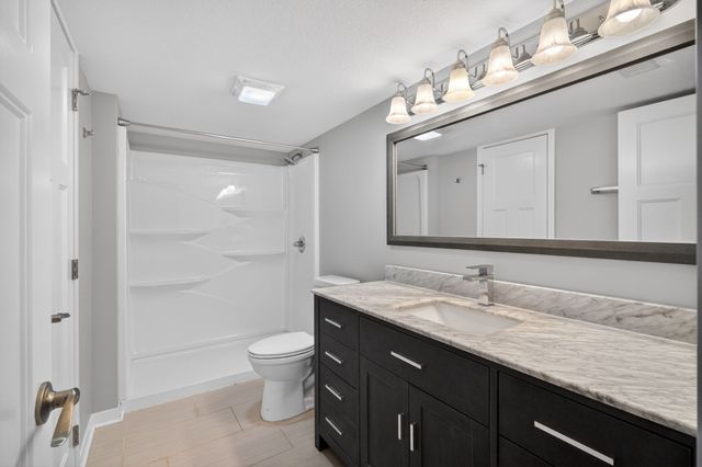 2411 Green Hills Drive, Norwalk, IA 50211