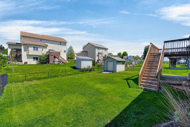 2411 Green Hills Drive, Norwalk, IA 50211