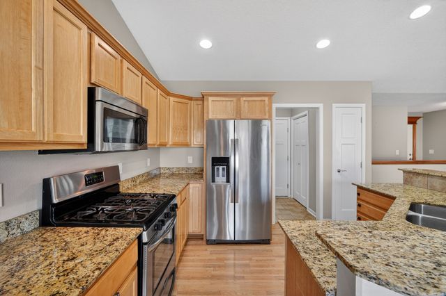 2411 Green Hills Drive, Norwalk, IA 50211