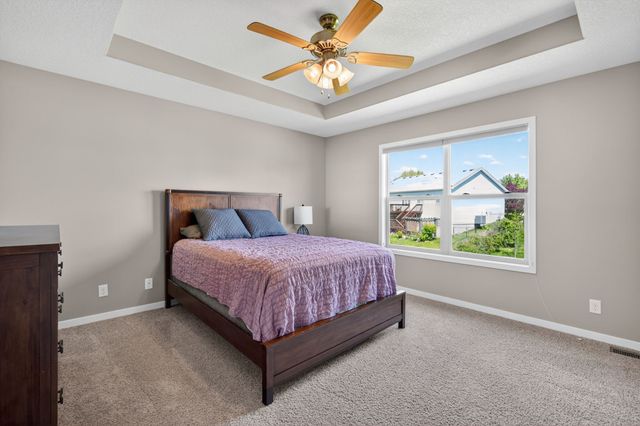 2411 Green Hills Drive, Norwalk, IA 50211
