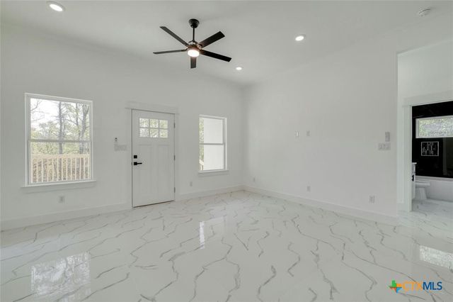 121 Diamond Head Drive, Bastrop, TX 78602