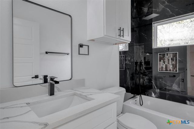 121 Diamond Head Drive, Bastrop, TX 78602