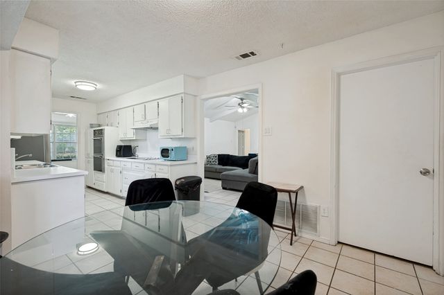 504 Pheasant Lane, Desoto, TX 75115
