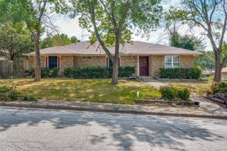 504 Pheasant Lane, Desoto, TX 75115