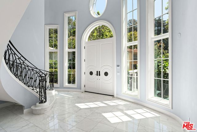 1357 Schuyler Road, Beverly Hills, CA 90210