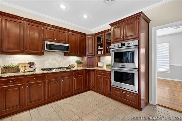 21 Longacre Drive, Ramona, OK 74061