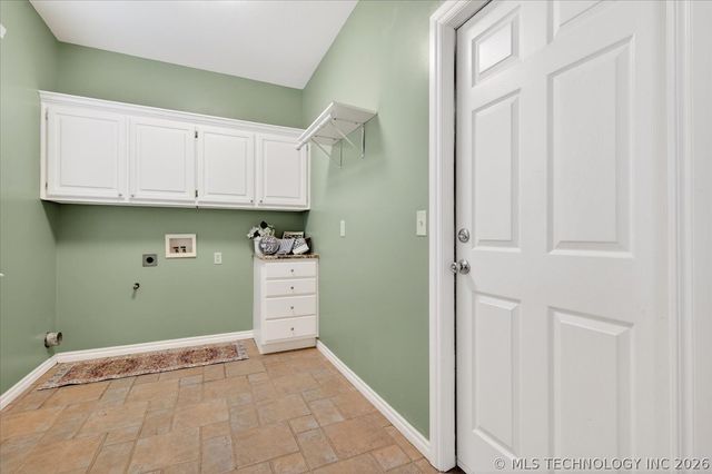 21 Longacre Drive, Ramona, OK 74061