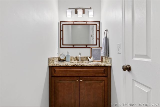 21 Longacre Drive, Ramona, OK 74061