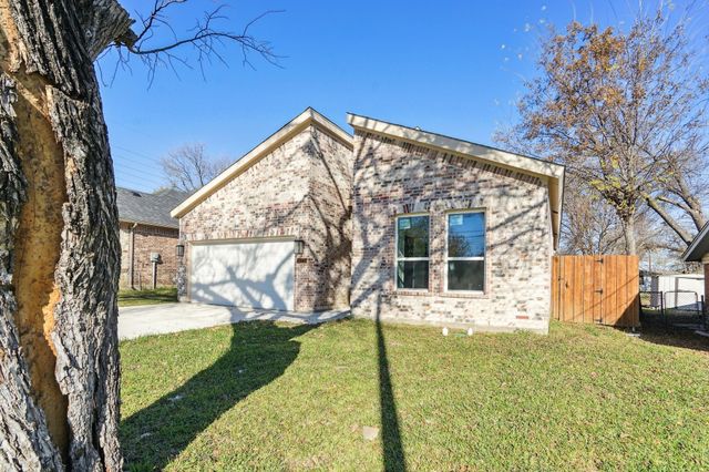 2114 Spikes Street, Grand Prairie, TX 75051