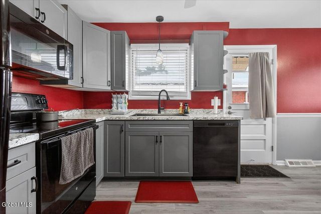 37 Hillcrest Avenue, Albany, NY 12203