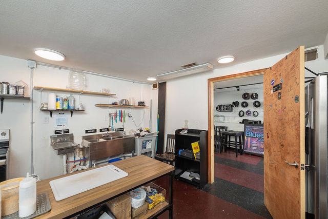 206 W Walnut, Rogers, AR 72756