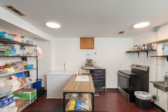 206 W Walnut, Rogers, AR 72756