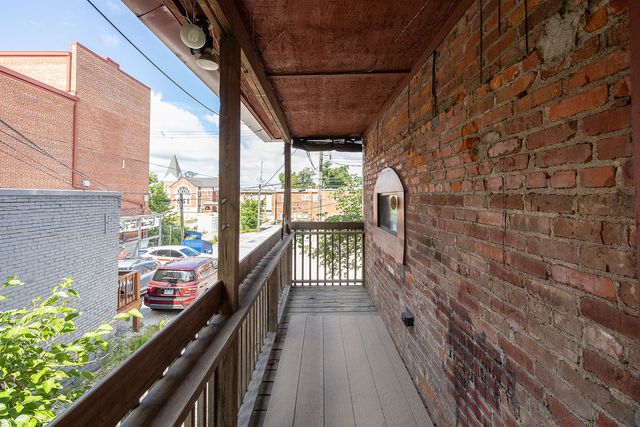 206 W Walnut, Rogers, AR 72756