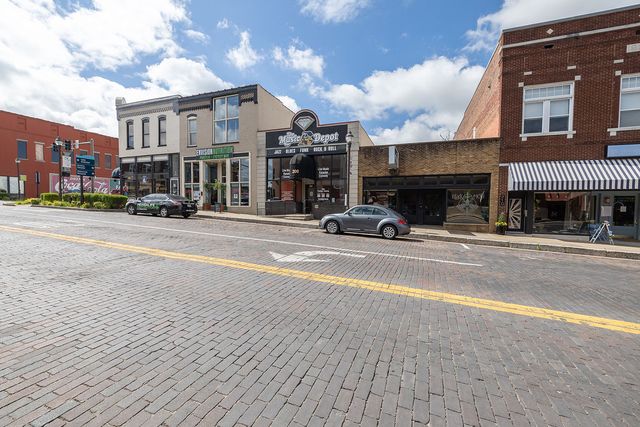 206 W Walnut, Rogers, AR 72756