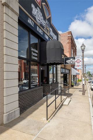 206 W Walnut, Rogers, AR 72756