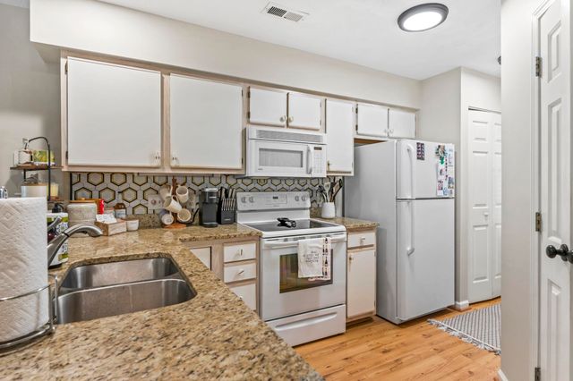 23 Pinehurst Ln Unit 1J, Pawleys Island, SC 29585