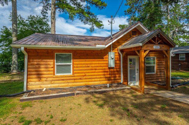 1352 Peggy Lane, Tunnel Hill, GA 30755