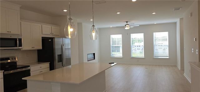 607 Rose Hill Lane, Lawrenceville, GA 30044