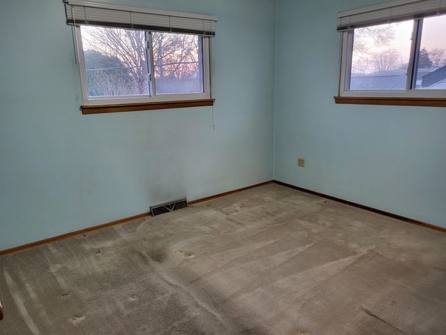 9420 Saric Drive, Highland, IN 46322